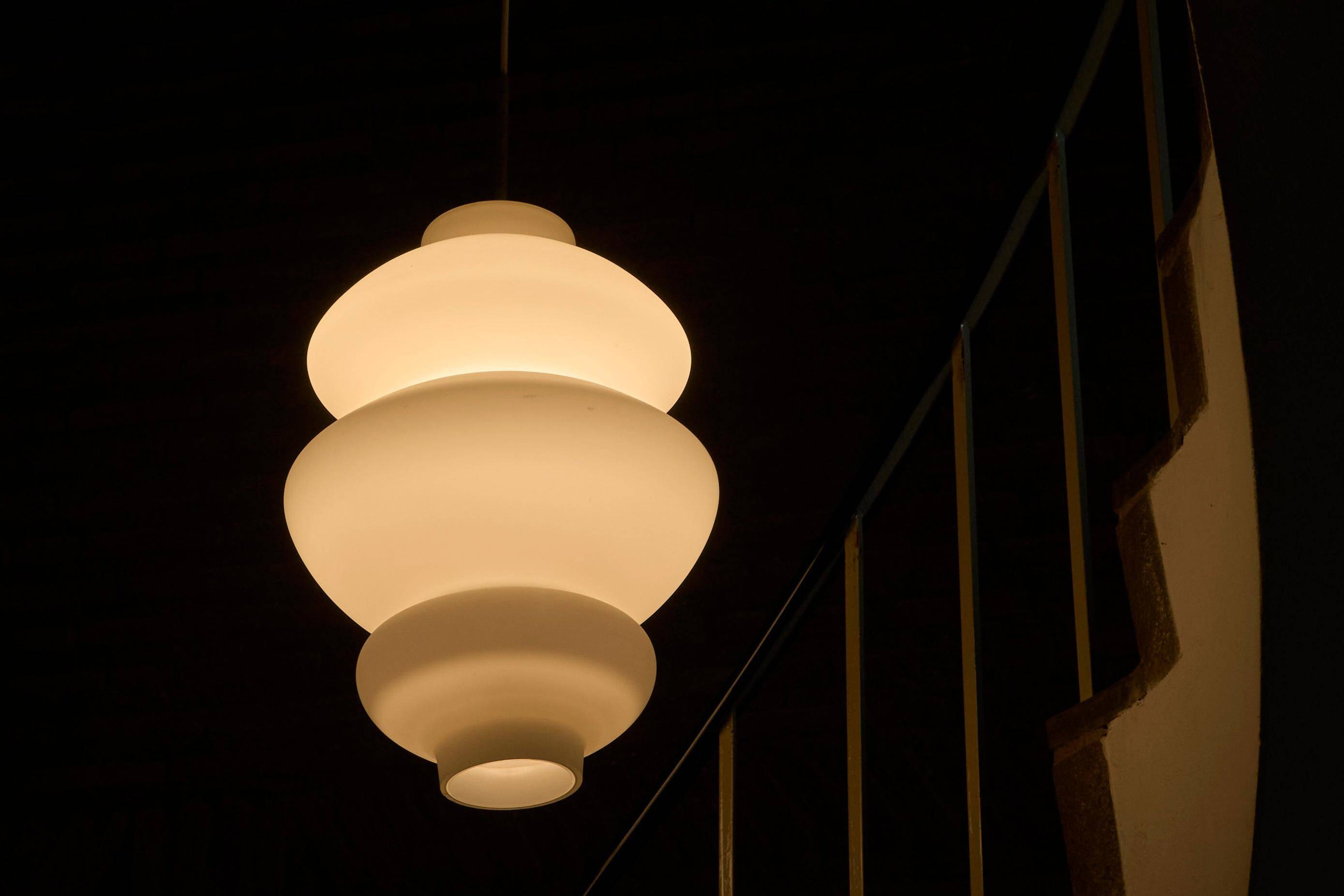 Large sculptural Mid Century pendant light in opaline glass, 1960.