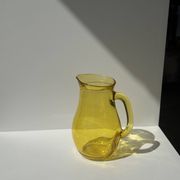 Pichet vintage en verre jaune
