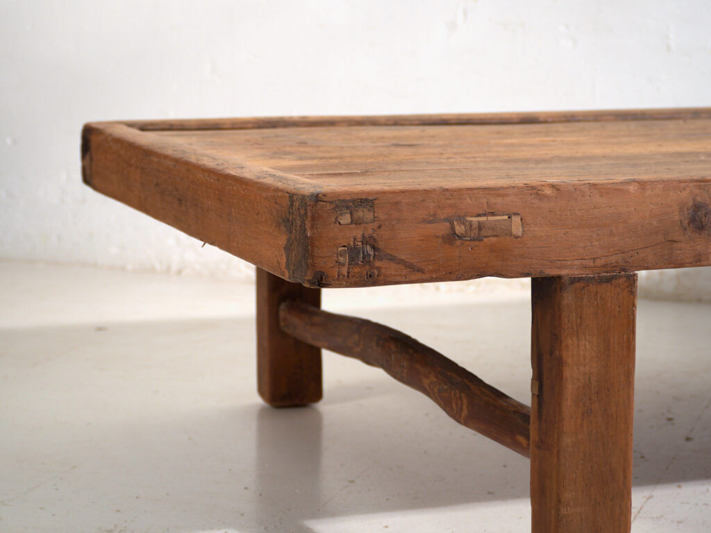 Kang table, antique pine wood – China, circa 1930