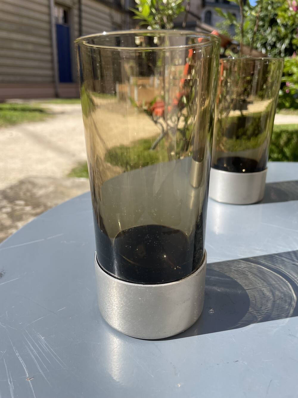 Service a orangeade une cruche et ses 4 verres assortis couleur fume metal