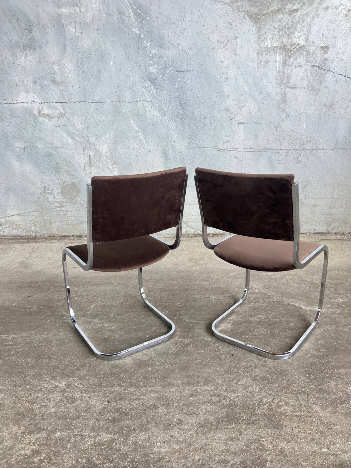 Paire de chaises chromées vintage 1970