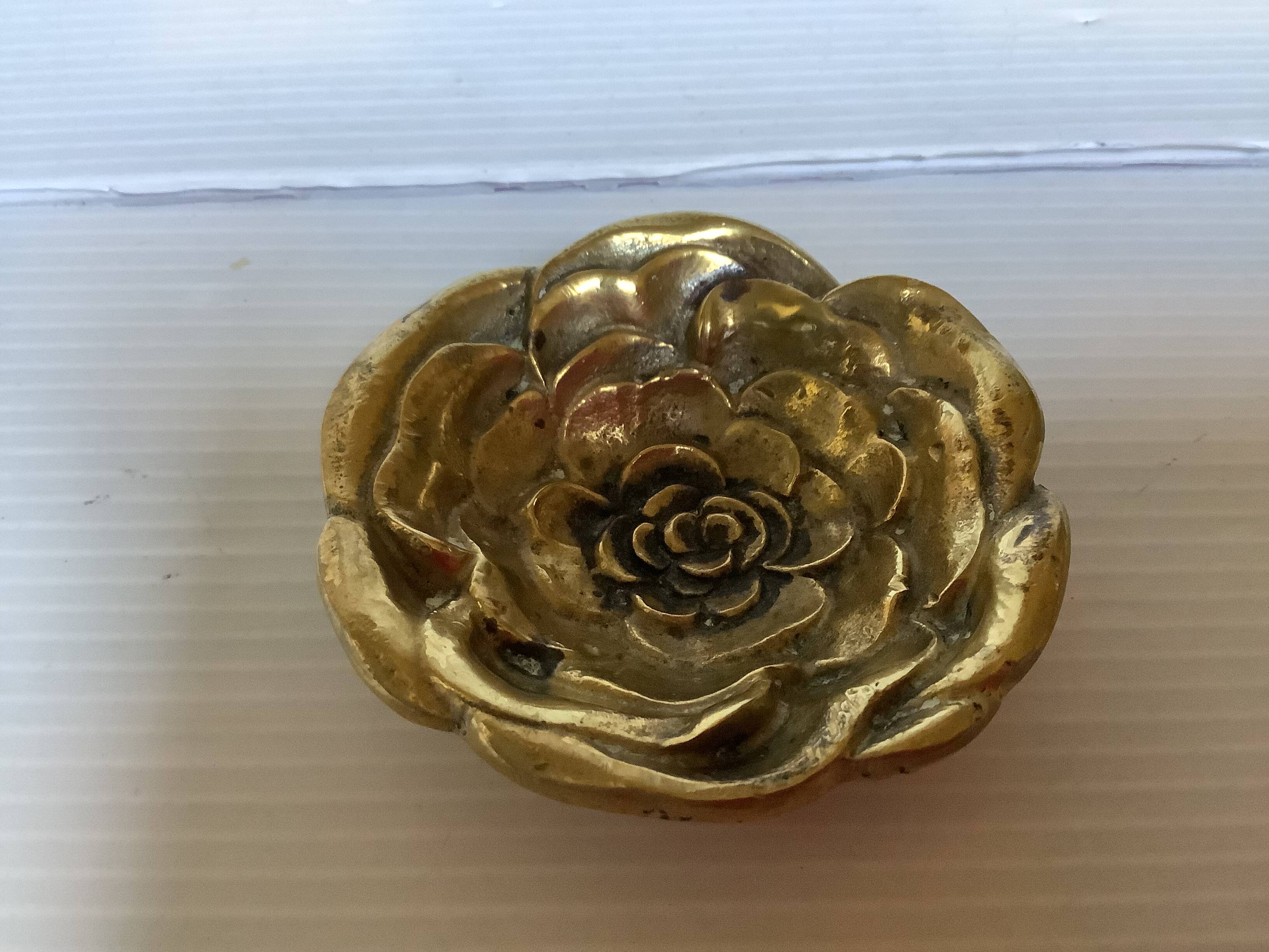 Mini brass flower pocket tray