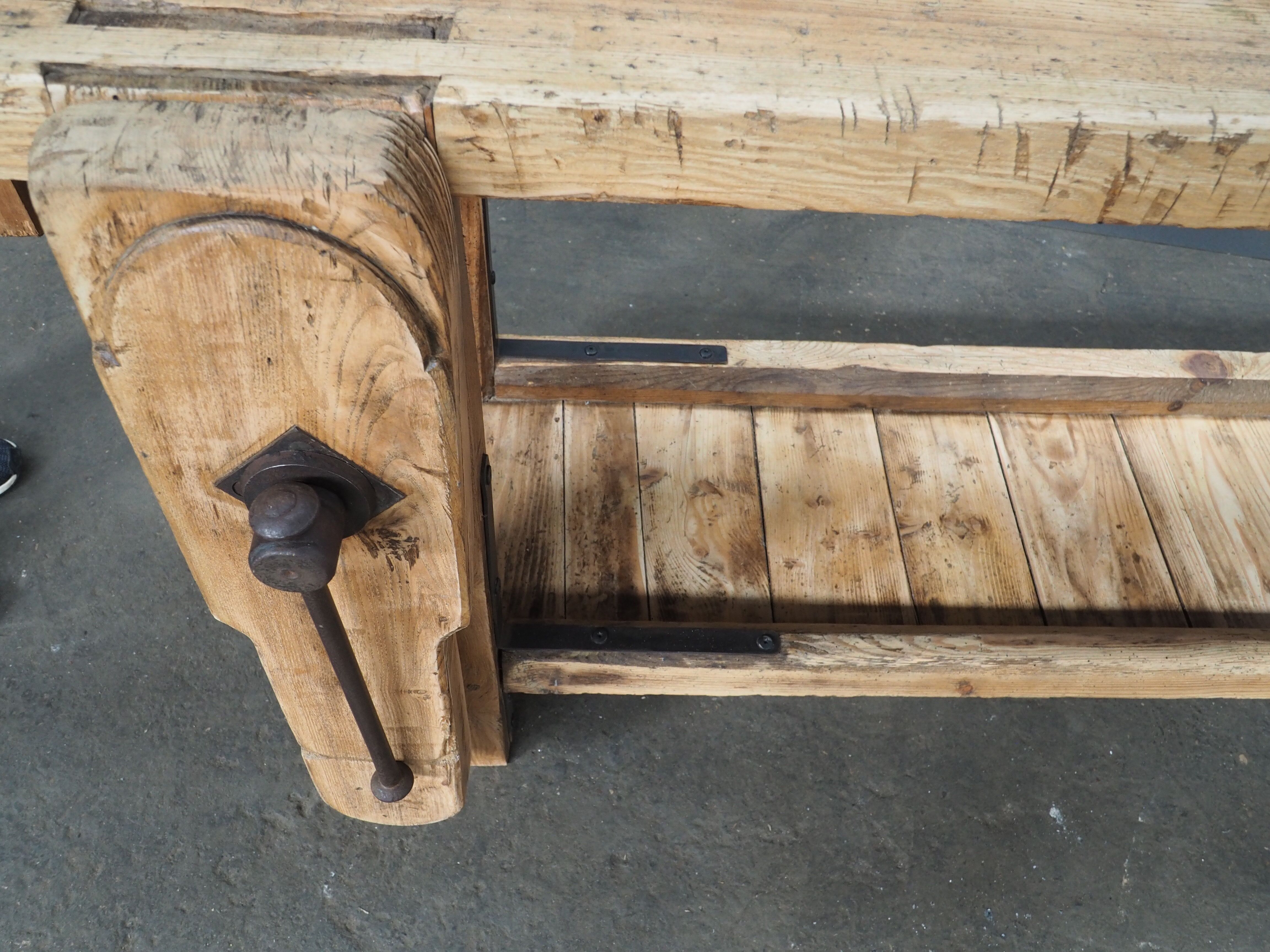 Former Carpenter with press bench