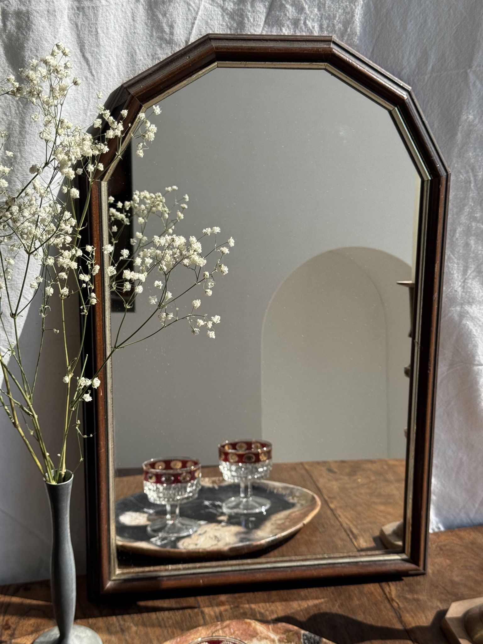 Petit miroir arrondi, cadre en bois, encadrement doré H49,5
