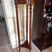 Side table / Pedestal table