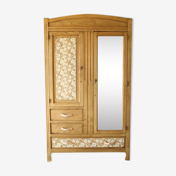 Armoire parisienne