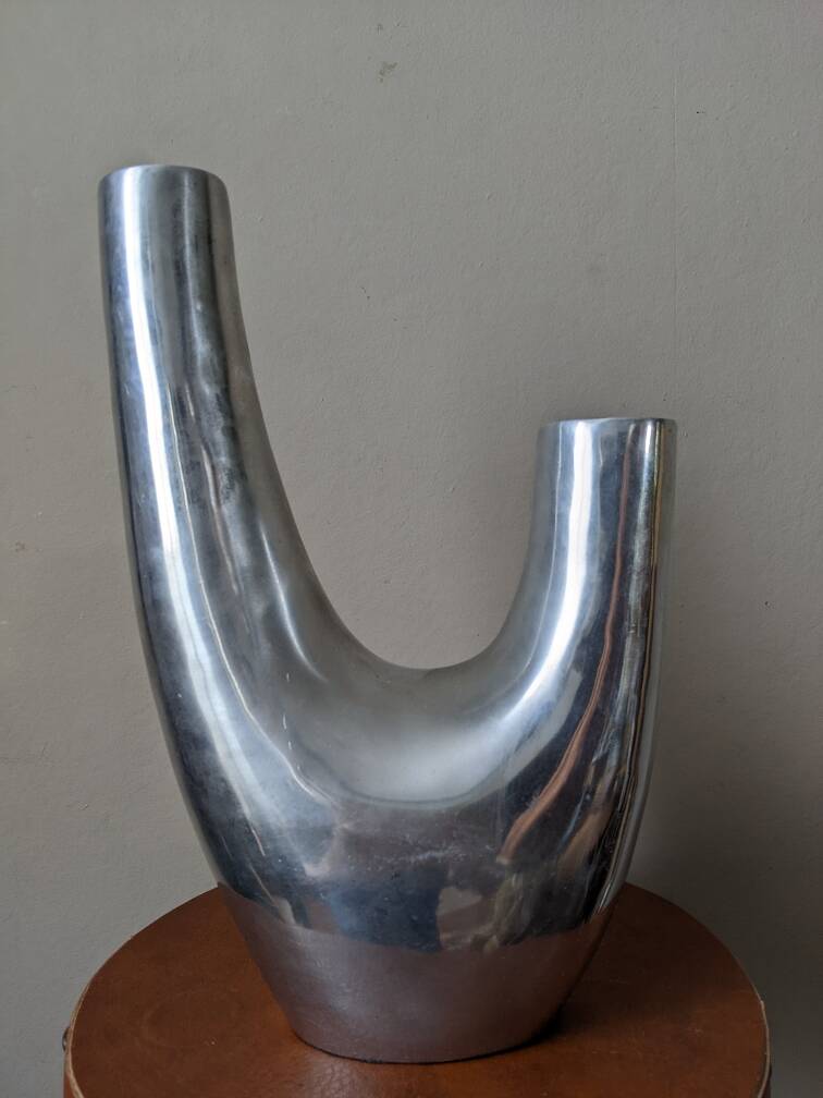 Vase fonte d'aluminium design contemporain décoration alternative années 80