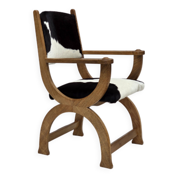 Fauteuil danois en cuir de vache et chêne, années 1960, retapissé