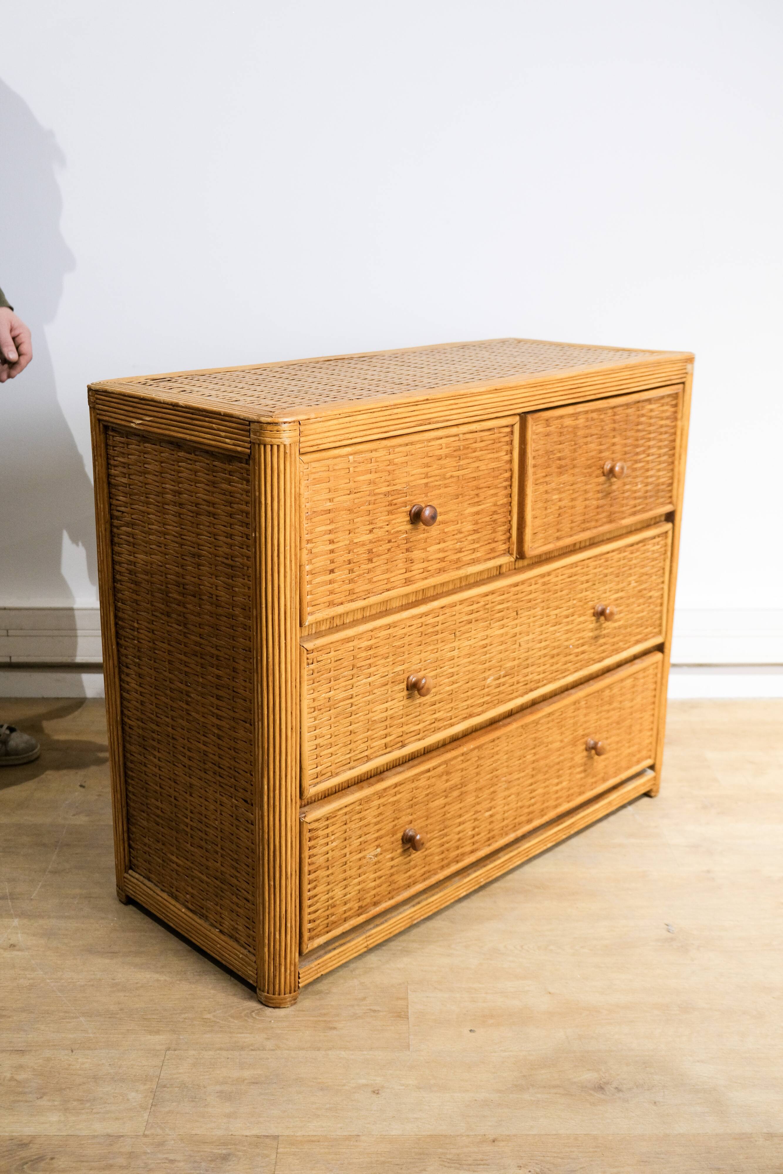 Commode en rotin