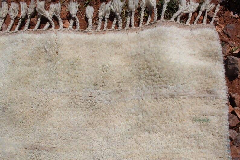 Tapis berbère tissé main traditionnelle taille 140 x 260 cm