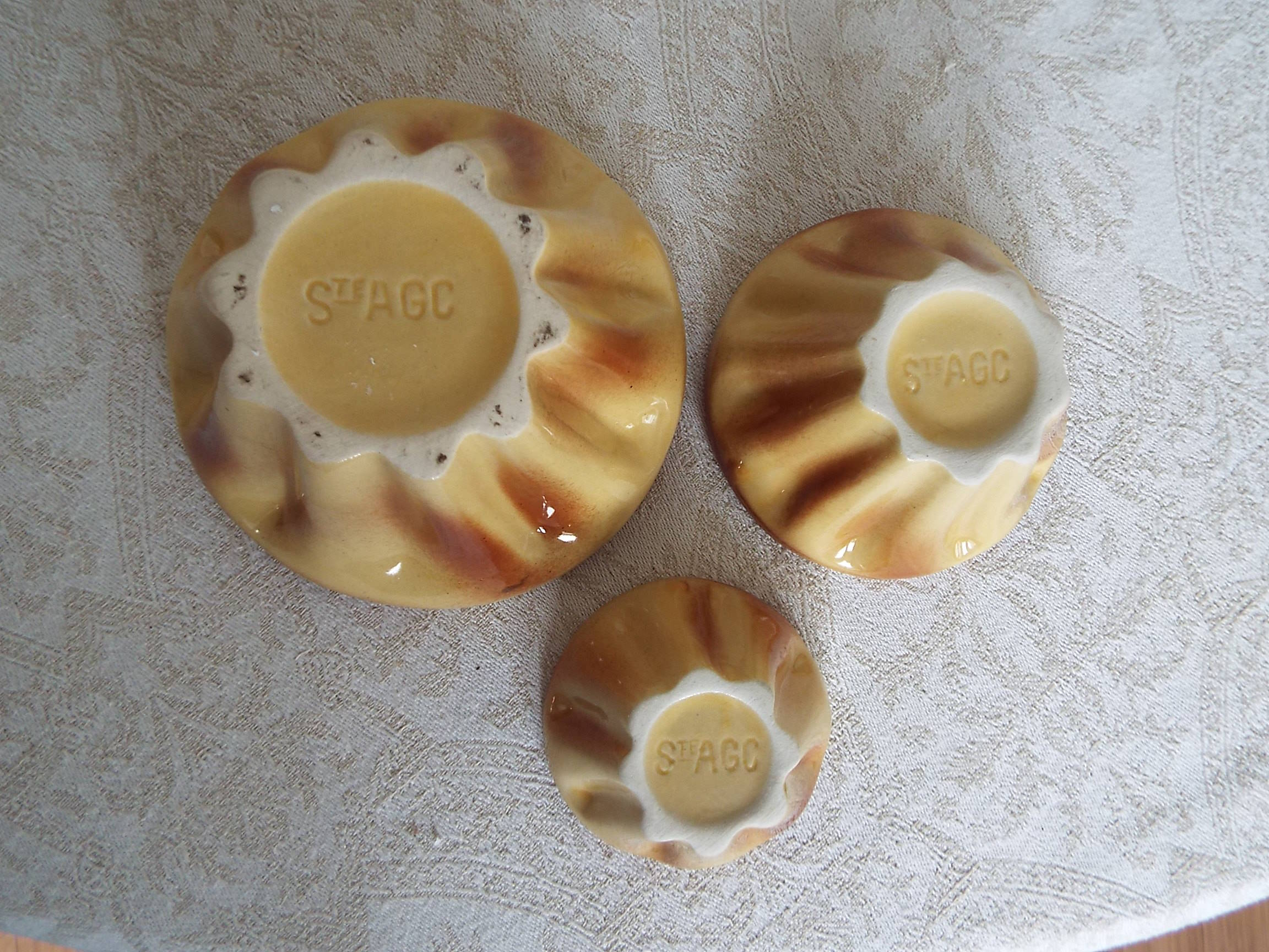 3 ceramic nesting pots