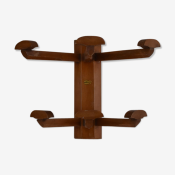 Stella coat holder