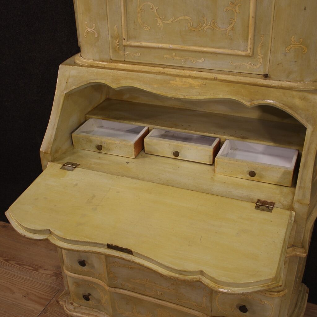 Venetian trumeau in lacquered and painted wood from 20th century