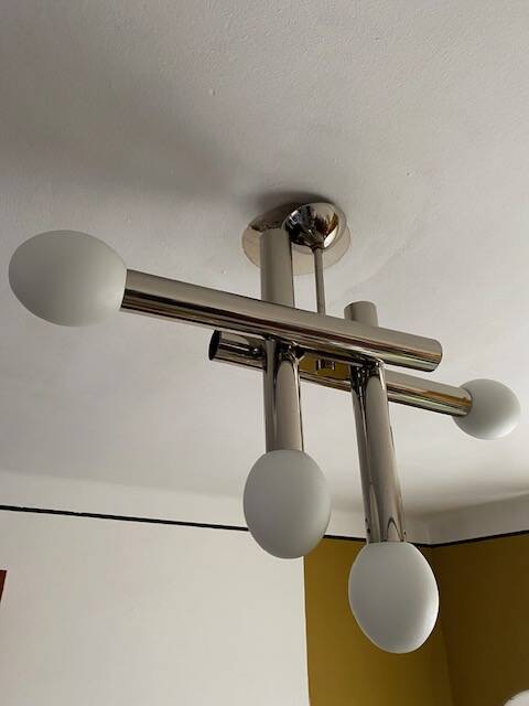 Lustre en métal nickelé et opalines blanche, 1970