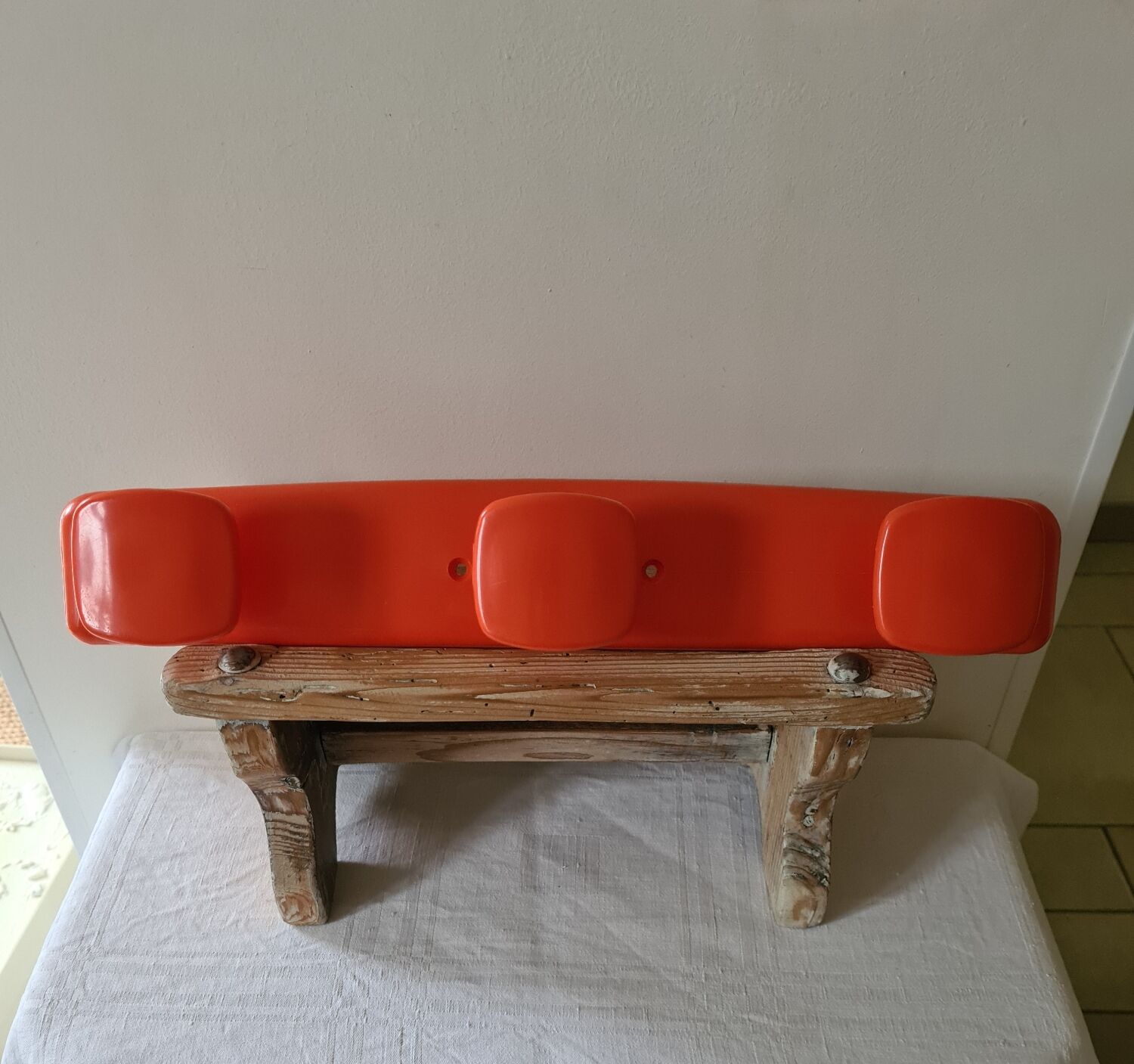 Syla orange vintage hooks