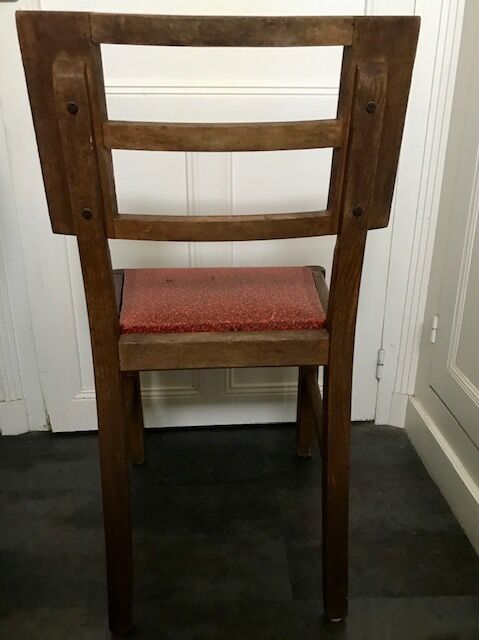 Vintage chaise vintage bois et assise skaï imprimé rouge et noir