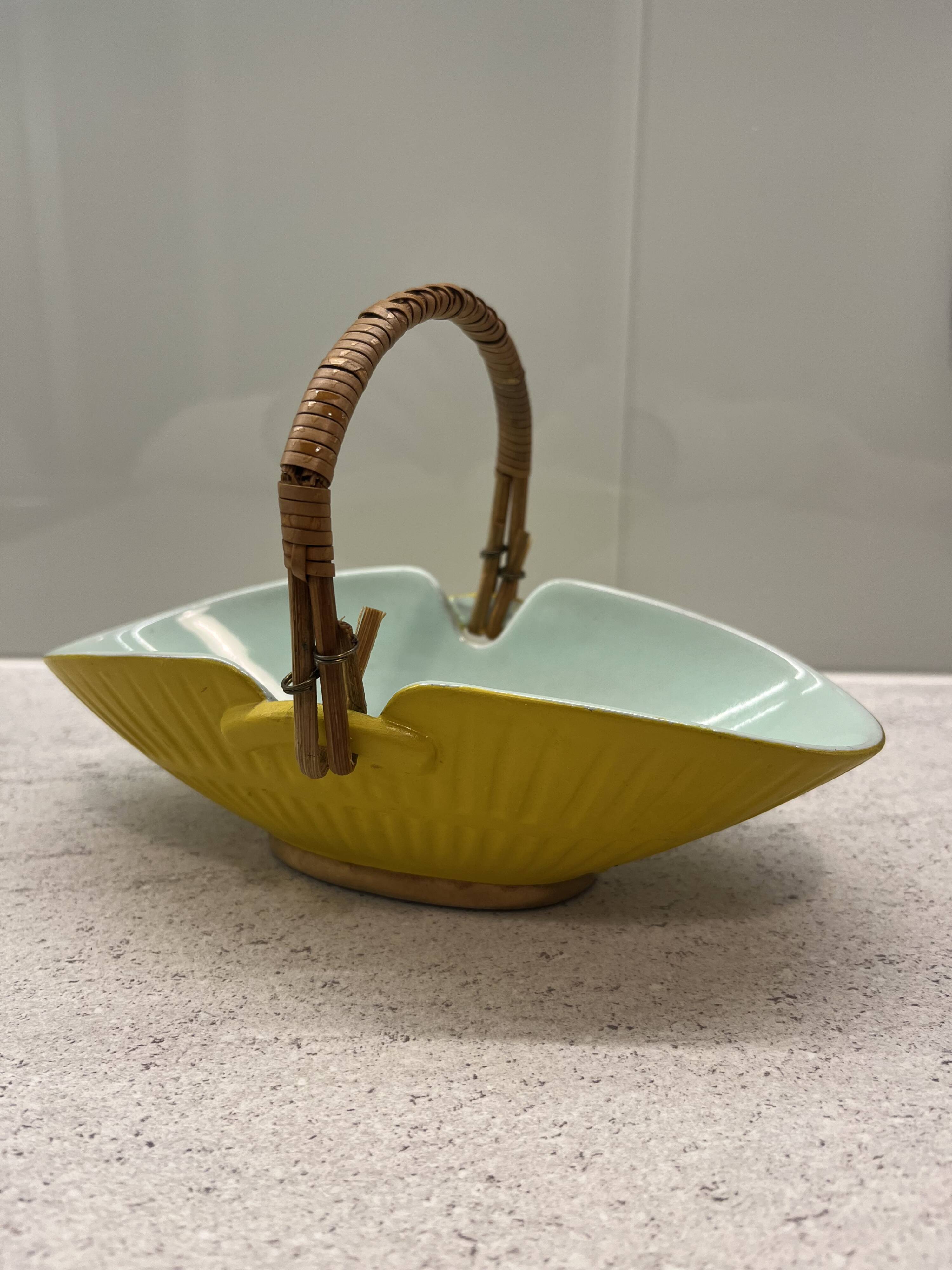 Ceramic appetizer basket