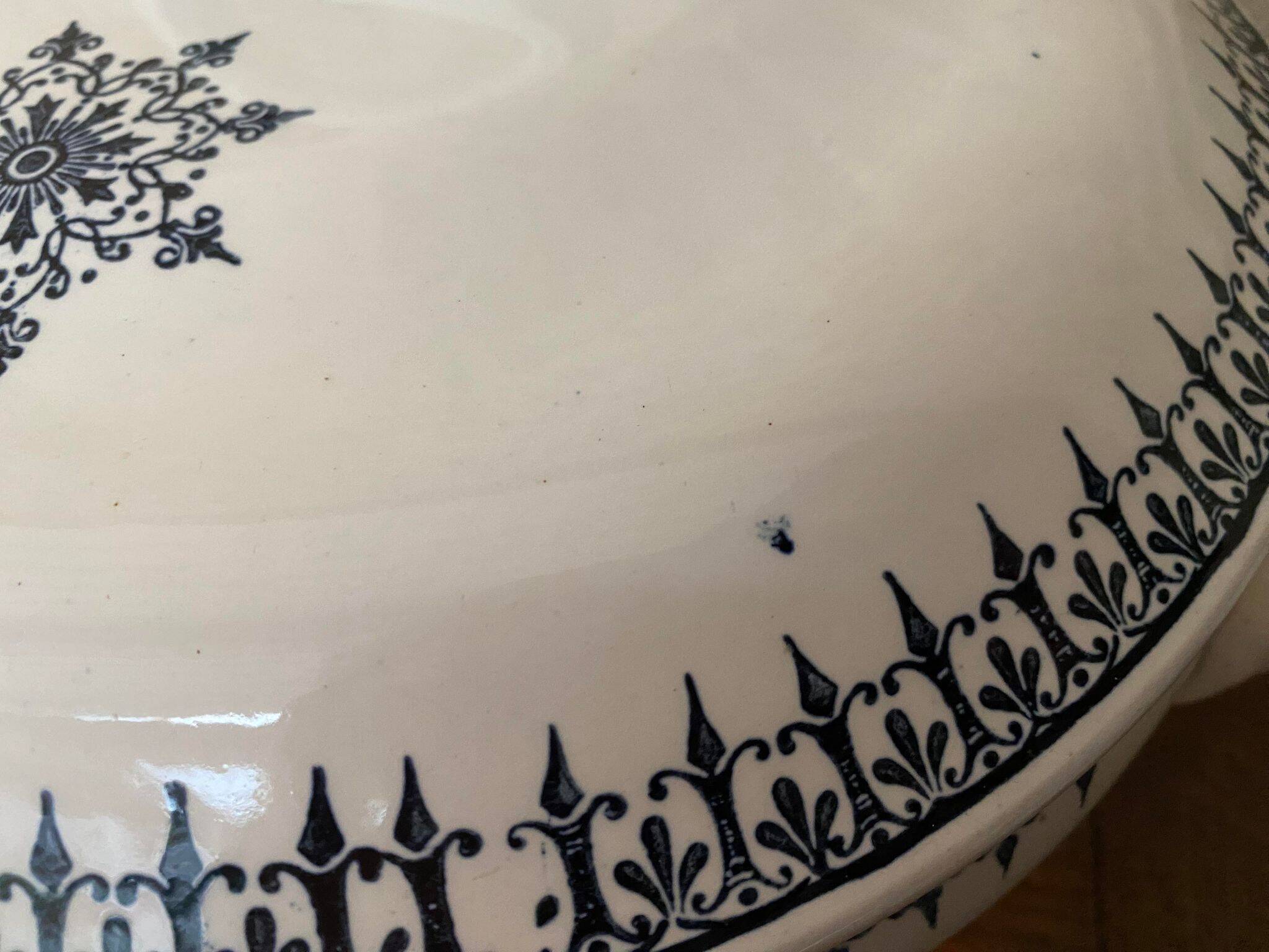 Tureen and its lid Earthenware St Amand