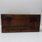 Old wooden box "regilait"