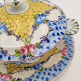 Bouillon and its porcelain display
