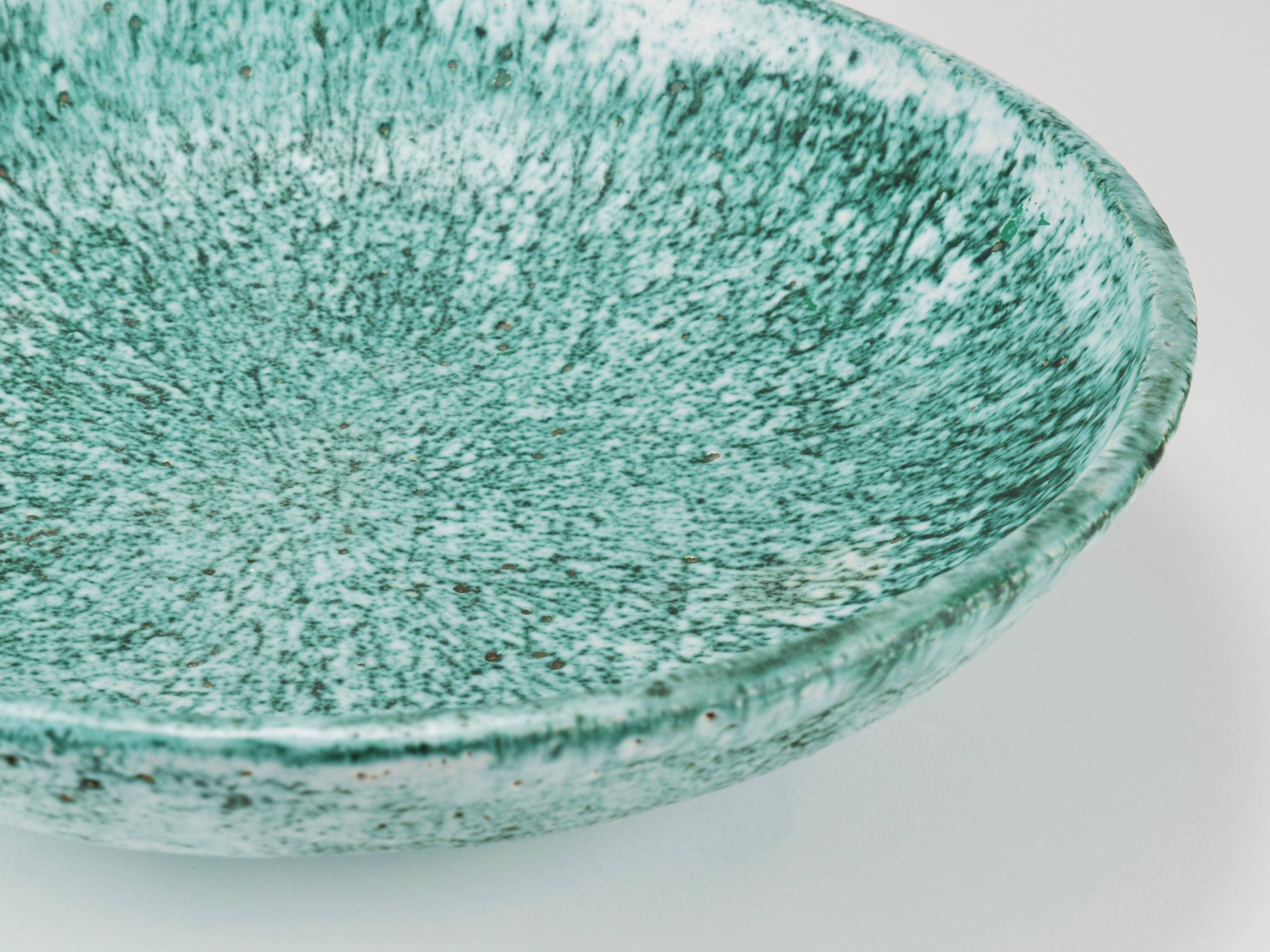 Eva Ruffoni Grand Bol Art Fruitier en Céramique Turquoise, 15 pouces de diamètre, Italie, années 1980