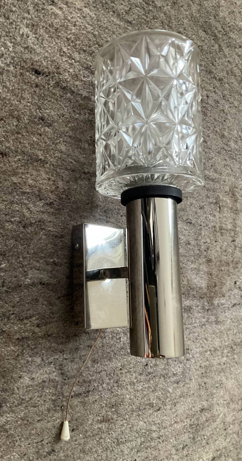Space Age wall light in chrome and molded glass