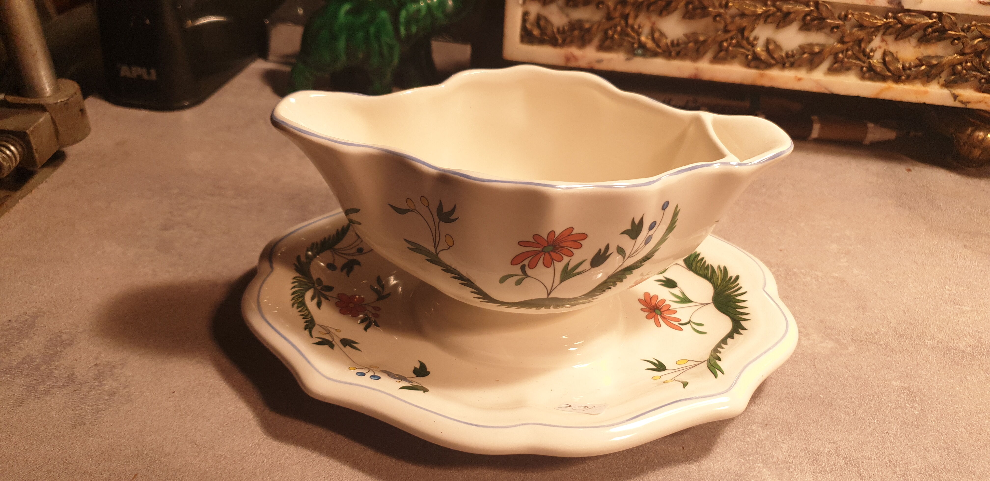 Sauce boat gien décor birds of paradise