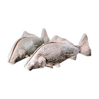 Silver metal fish