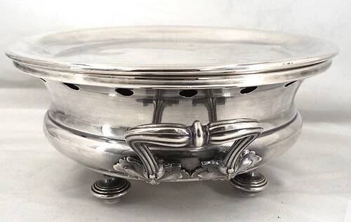 Christofle, beautiful warming tray from the 19th century, in silver-plated metal, very good condition.