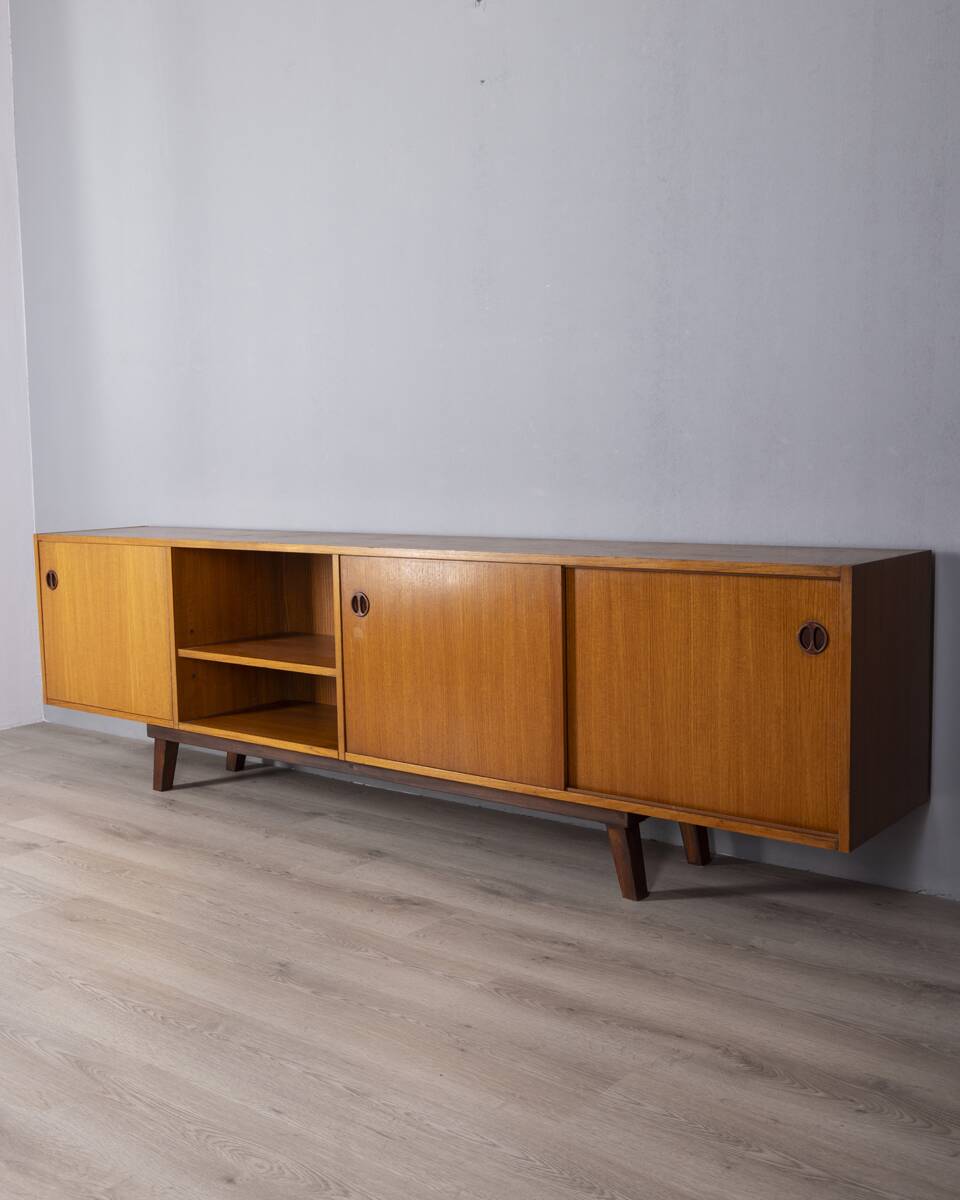 Vintage 1960s Italian-design teak wood sideboard