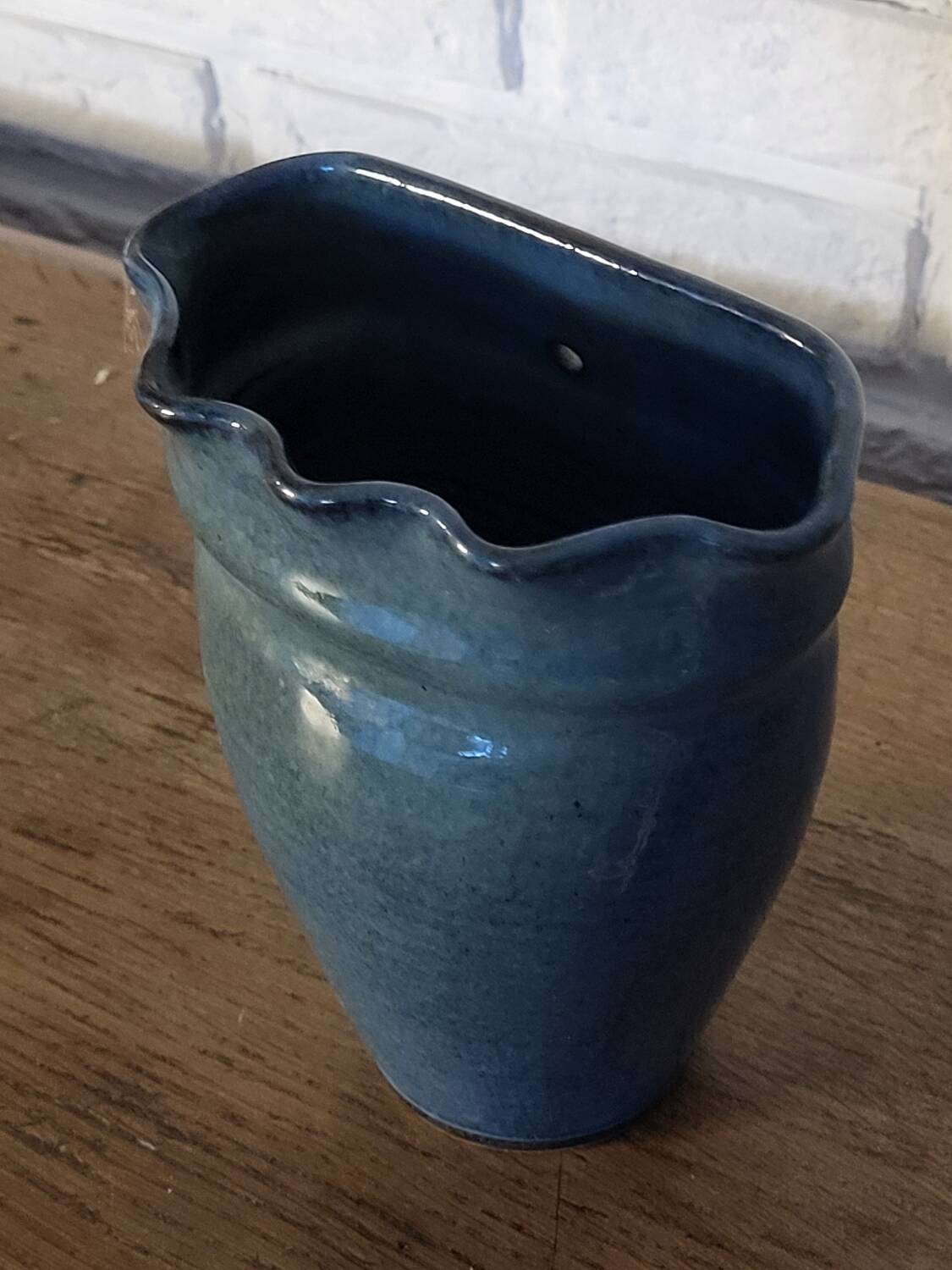 Stoneware cache pot
