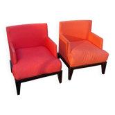 Paires des fauteuils rouge. 
