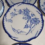 6 flat plates with floral decoration, T. de fer.