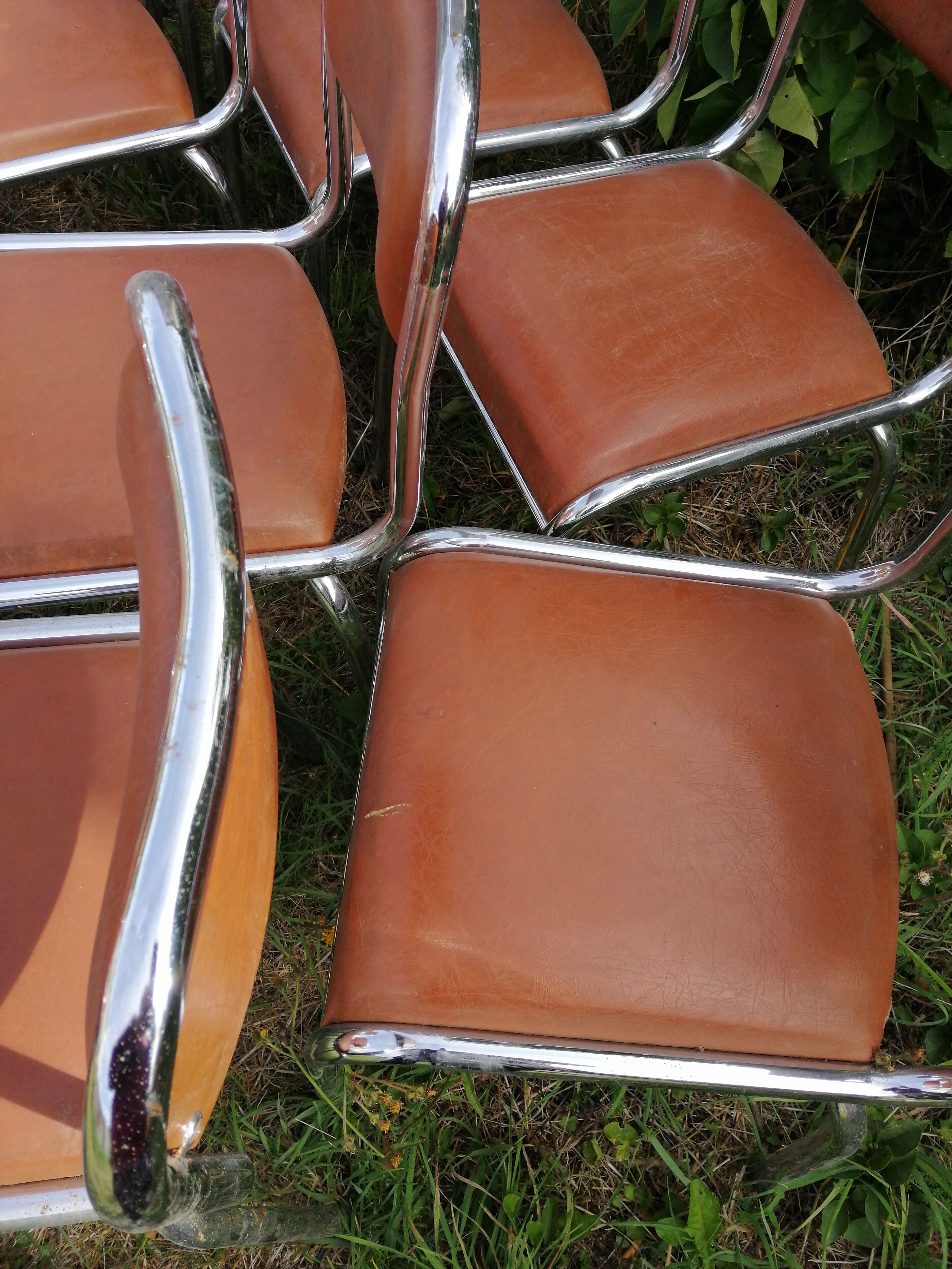 19 chaises