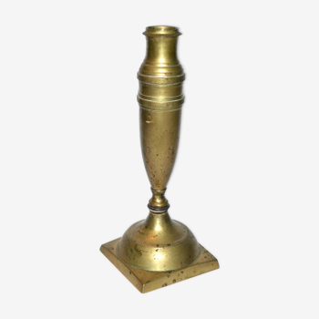 Bougeoir chandelier ancien en laiton gravé - forme obus 23 cm Ht