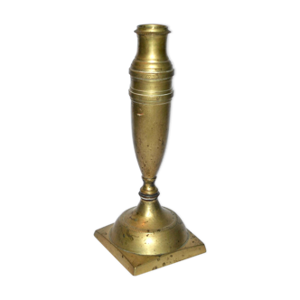 Bougeoir chandelier ancien en laiton gravé - forme obus 23 cm Ht