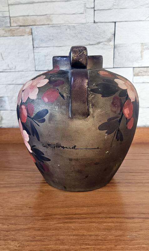 Sculptural vase signed Louis Giraud, Vallauris, hand-painted floral decoration.