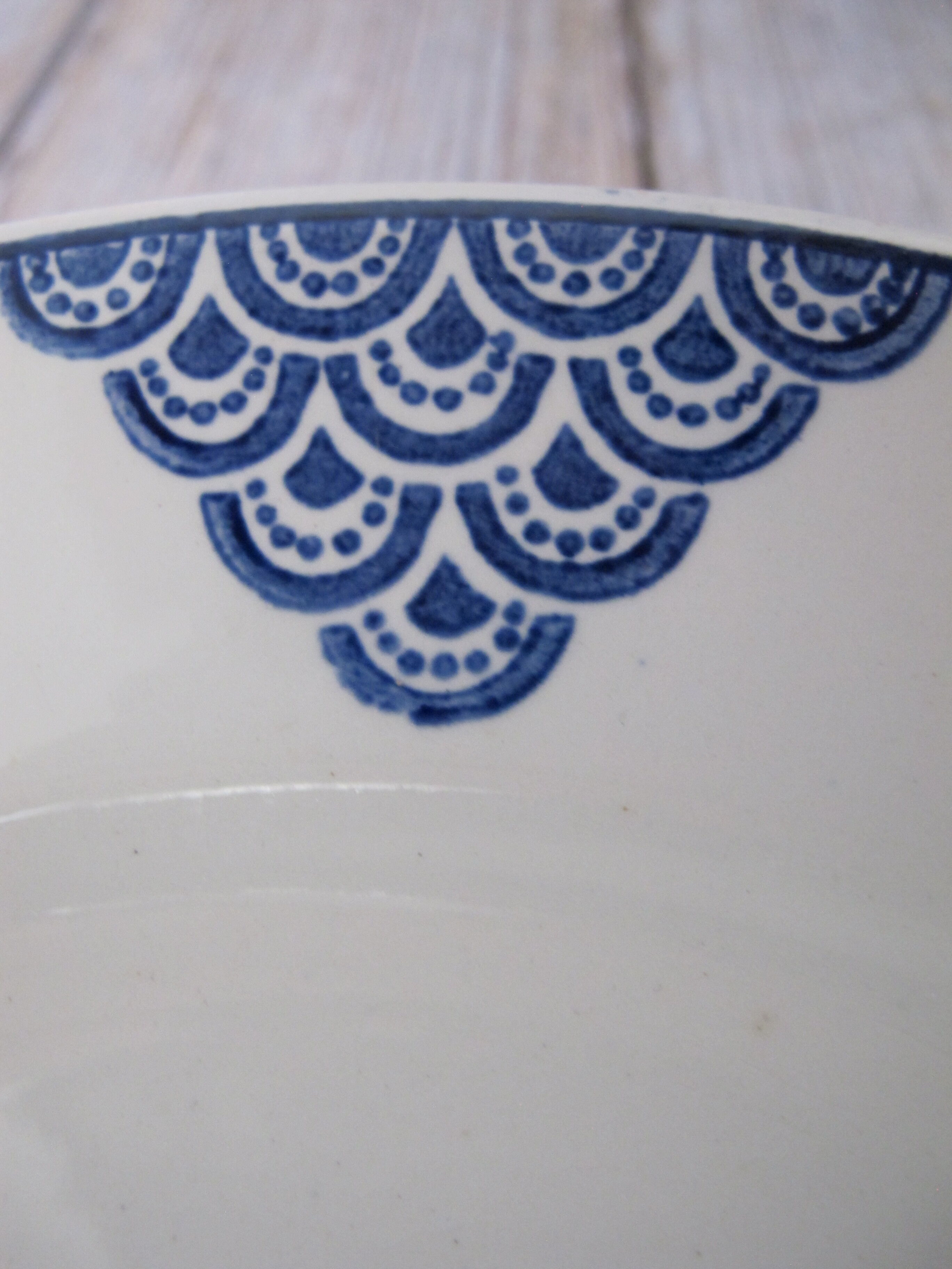 4 plates made of Saint Amand earthenware