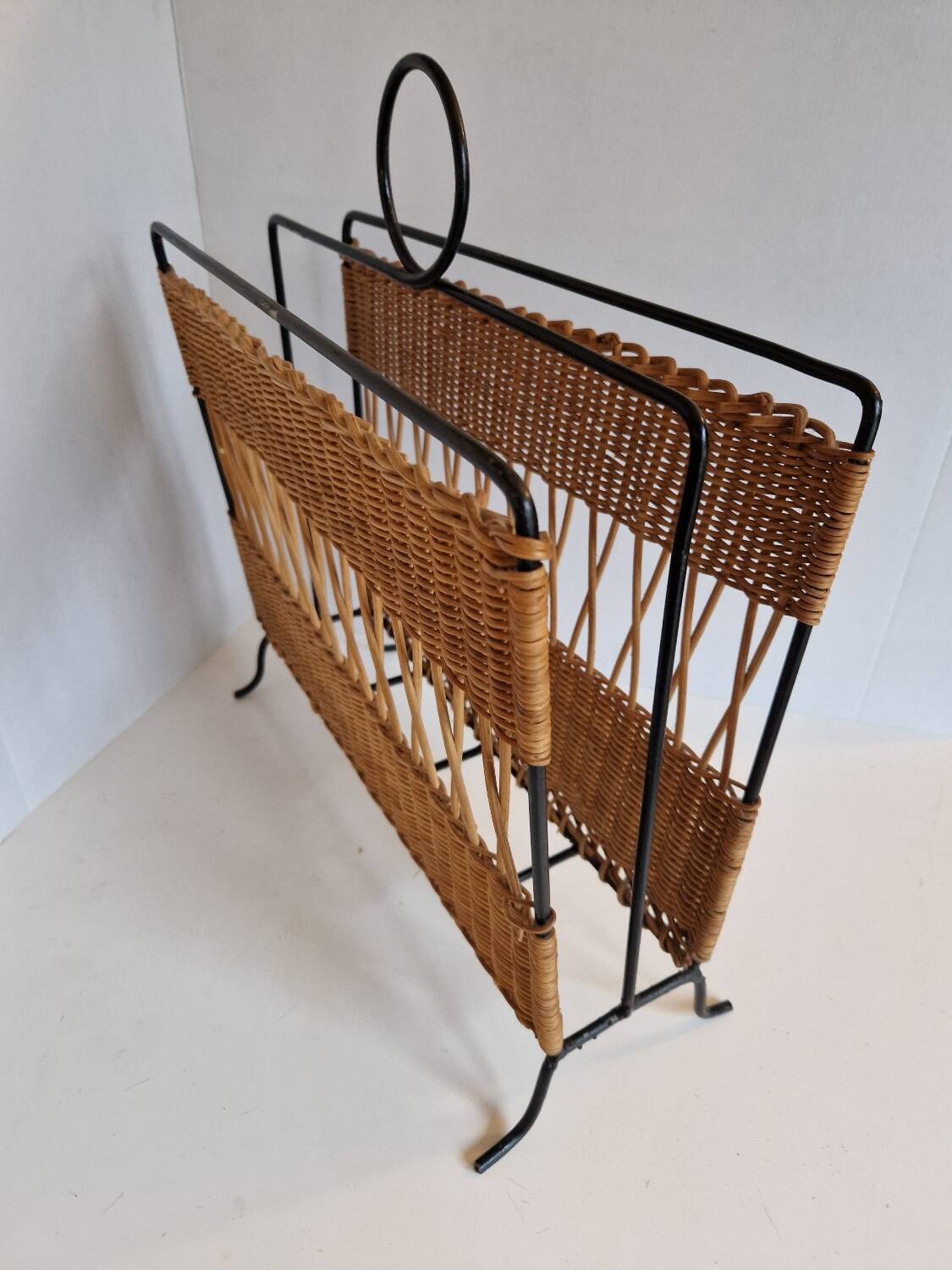 Rattan magazine holder Raoul Guys