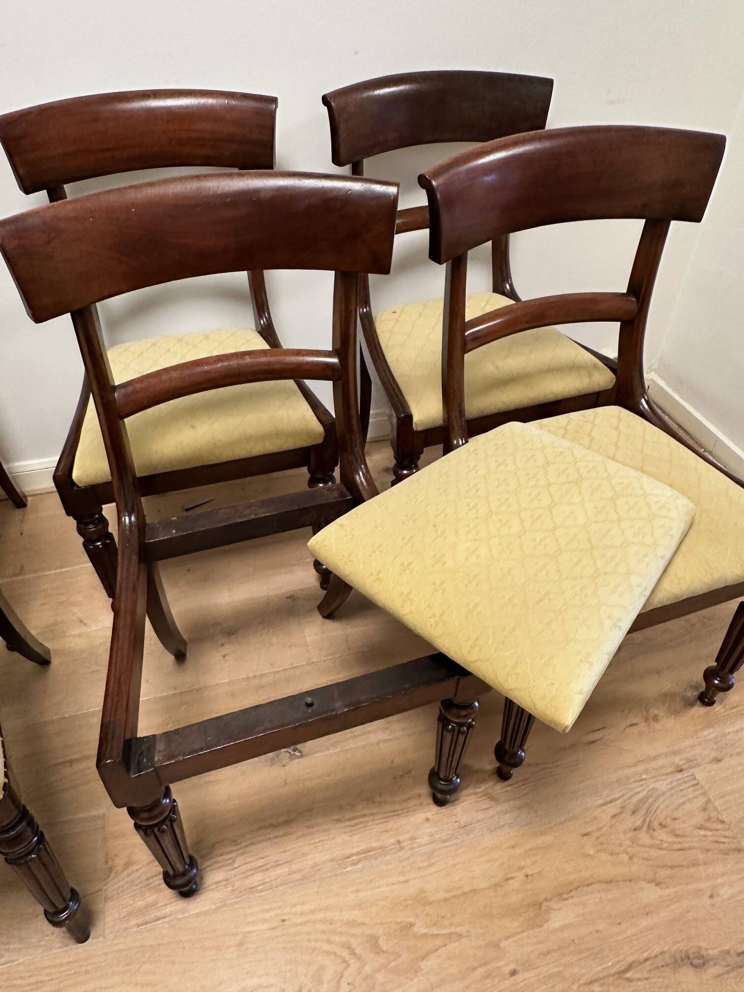 Set of 6 antique mahogany dining chairs