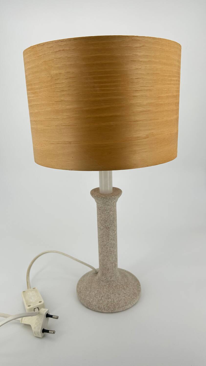 Lampe et abat-jour en bois clair