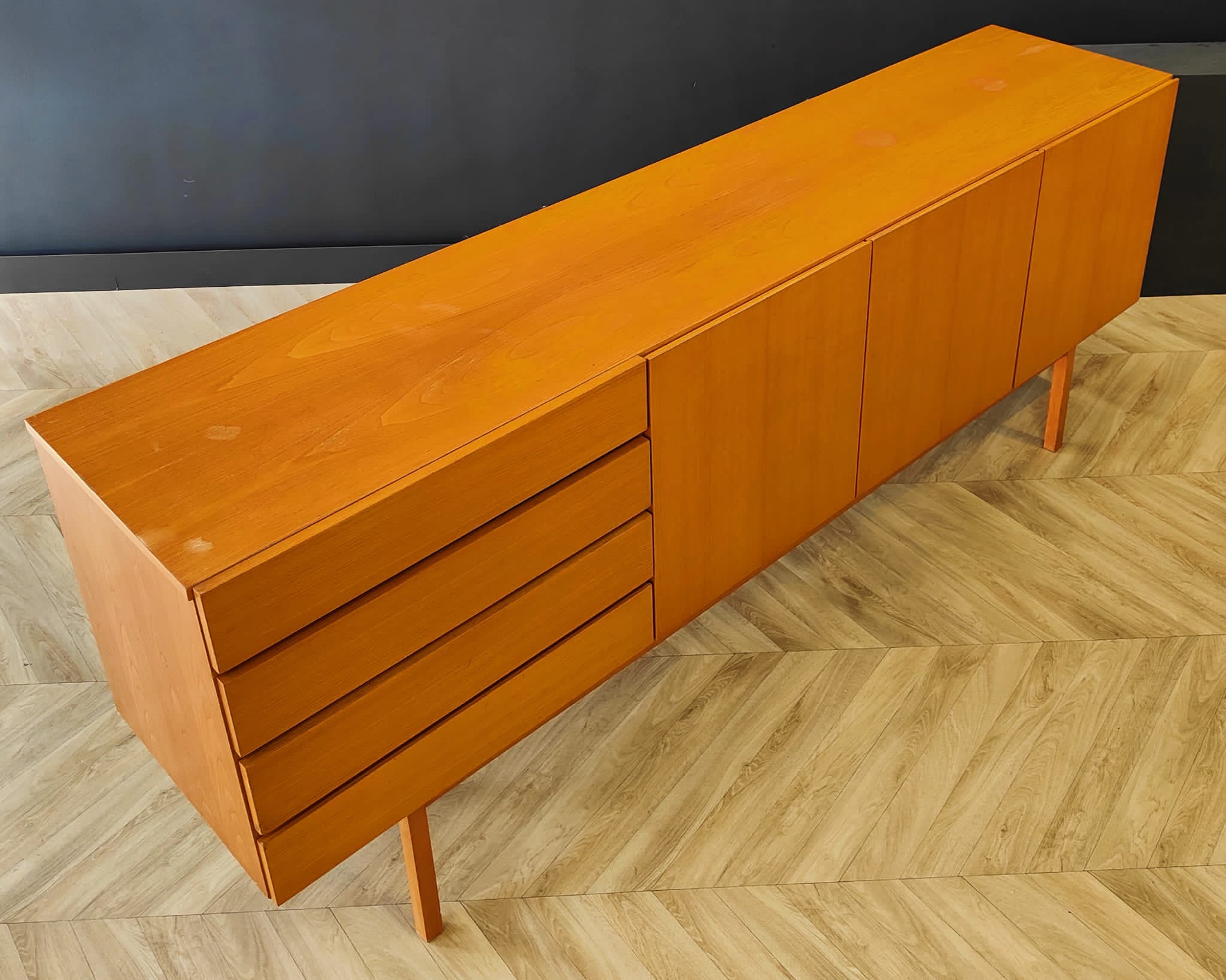 Enfilade suédoise mid century