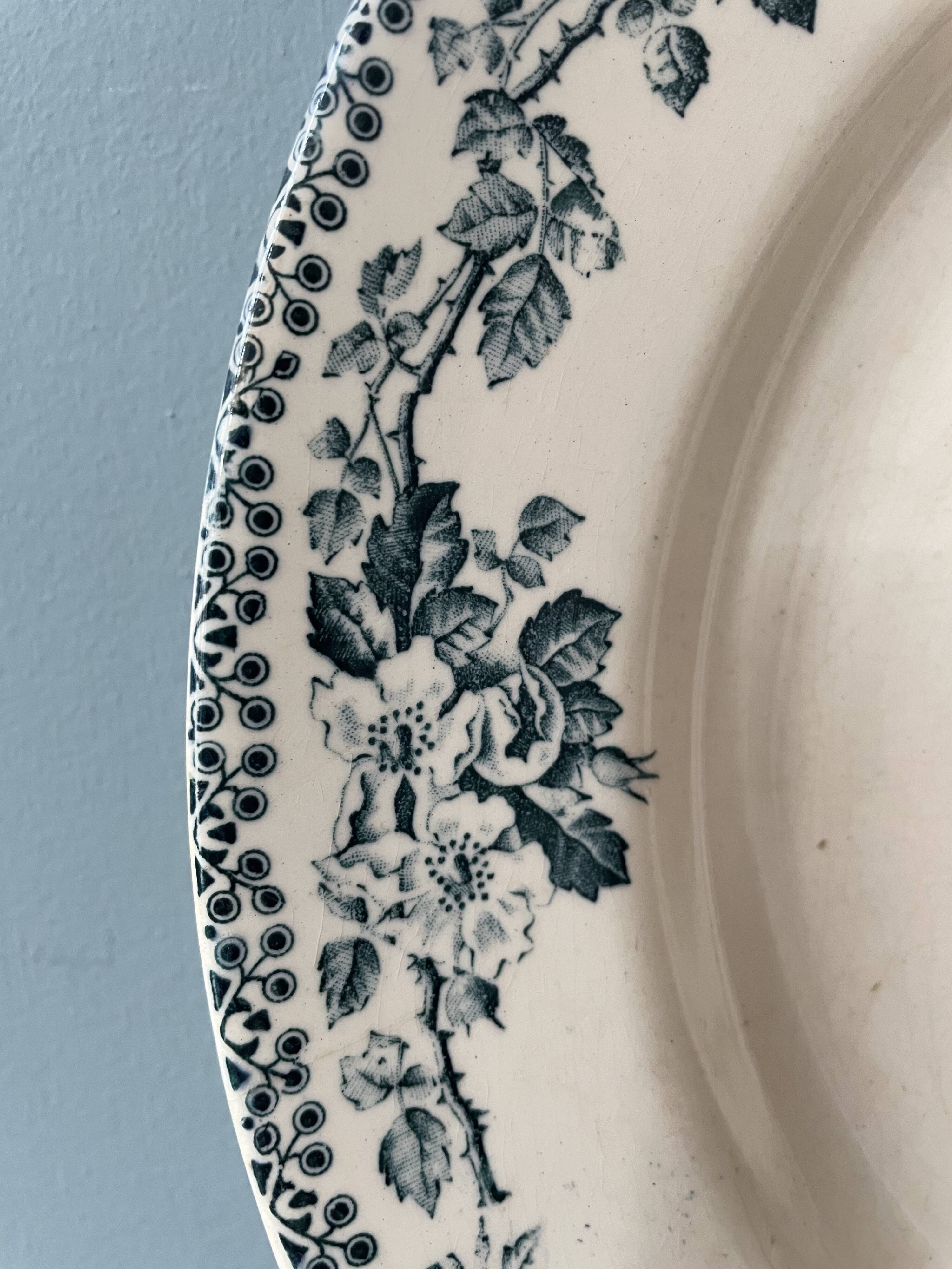 Old round dish Terre de Fer Debray, Guadeloupe service