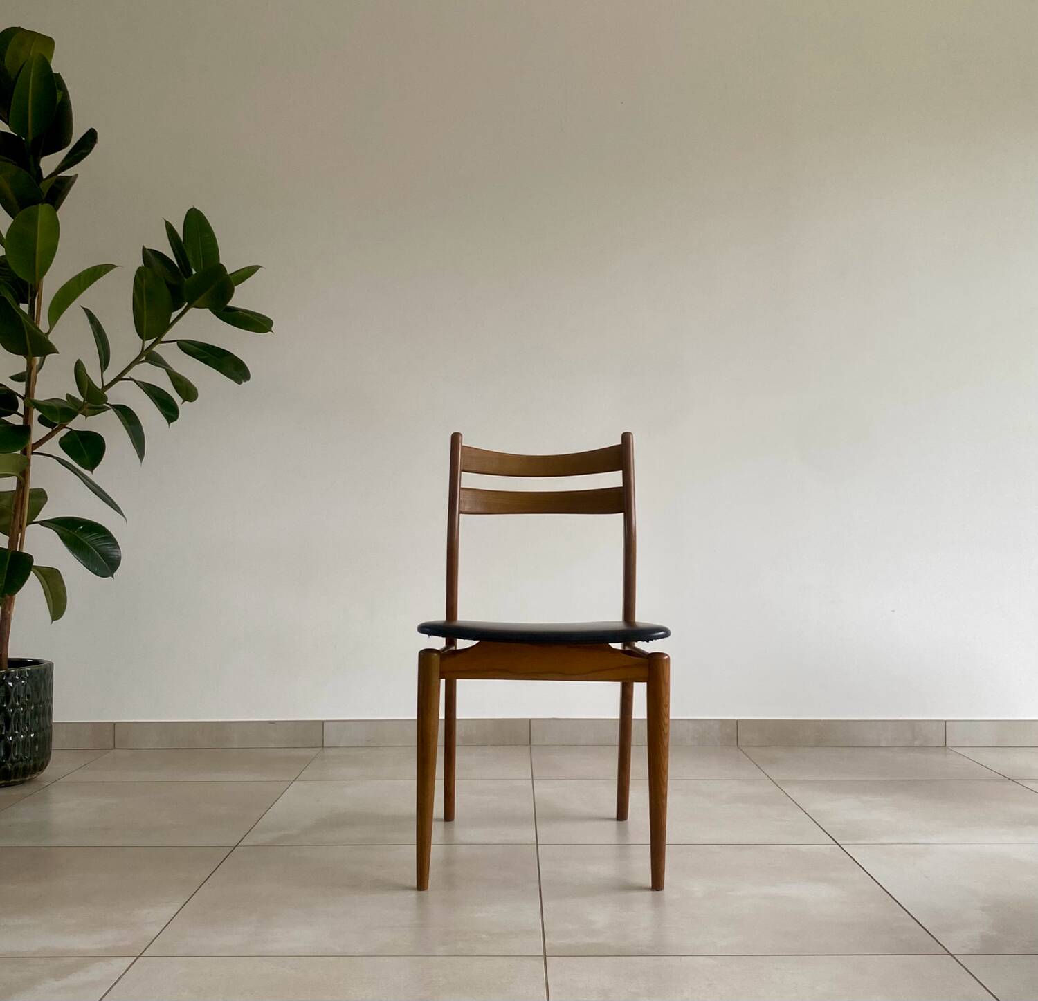 Set of 6 vintage Scandinavian chairs