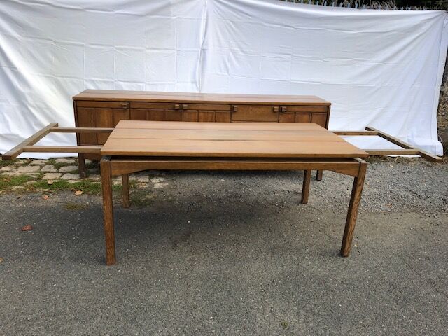 Scandinavian table with extensions