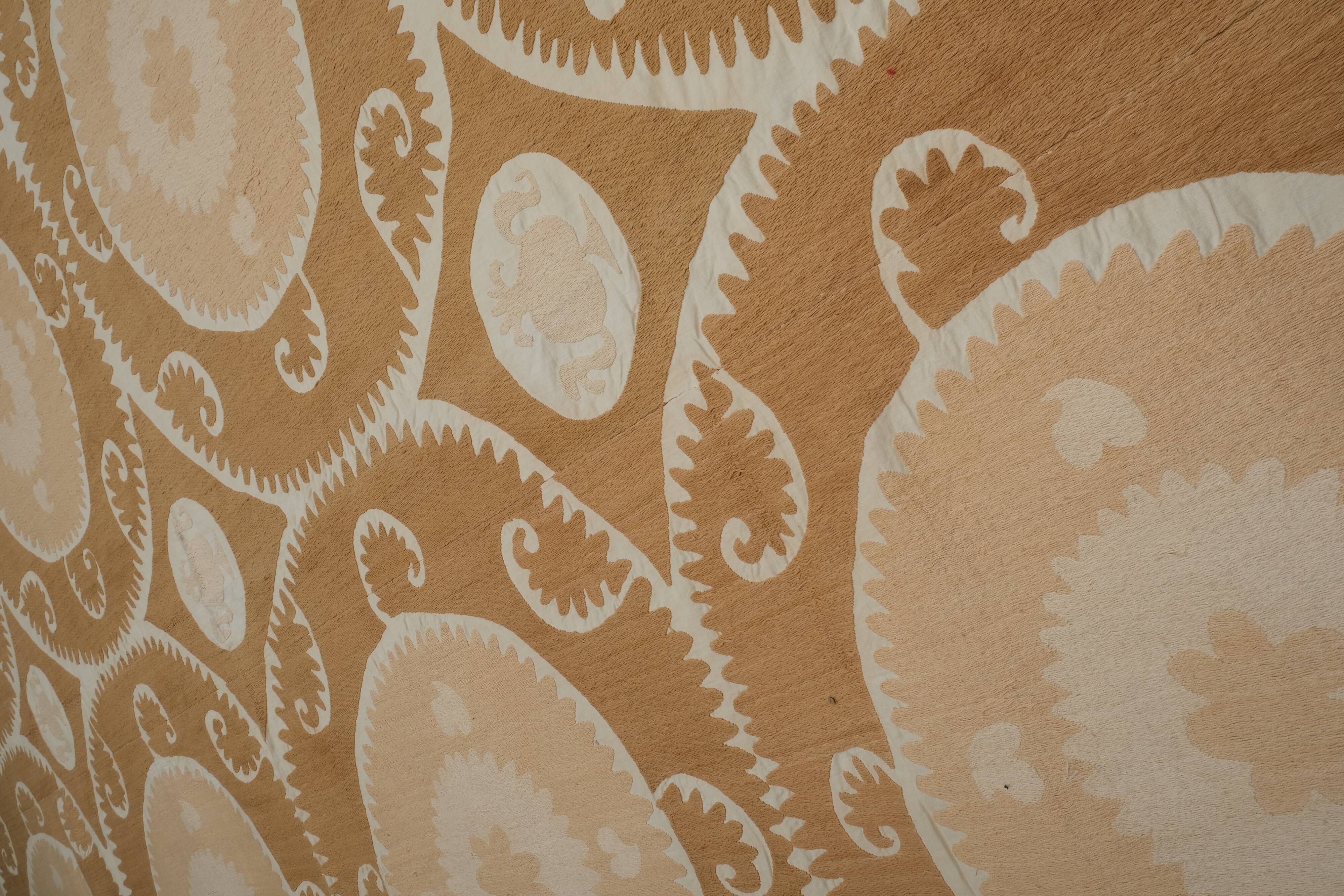 Suzani tapestry 230x370 cm
