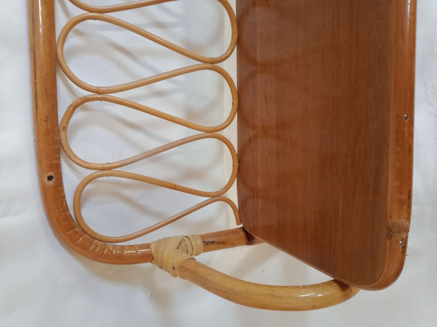 Wall shelf in bamboo and rattan