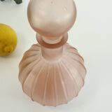 Flacon en verre rose