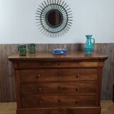 Wooden chest of drawers