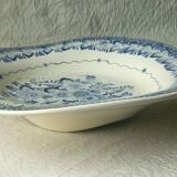Wavy model faience dish from delft blauw holland